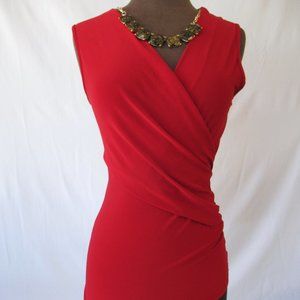 Red Sleeveless Blouse With Necklace